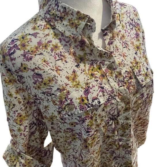 Eddie Bauer. 100% Cotton. Gorgeous 🤩🤩 floral button down. Lightweight - Picture 8 of 15